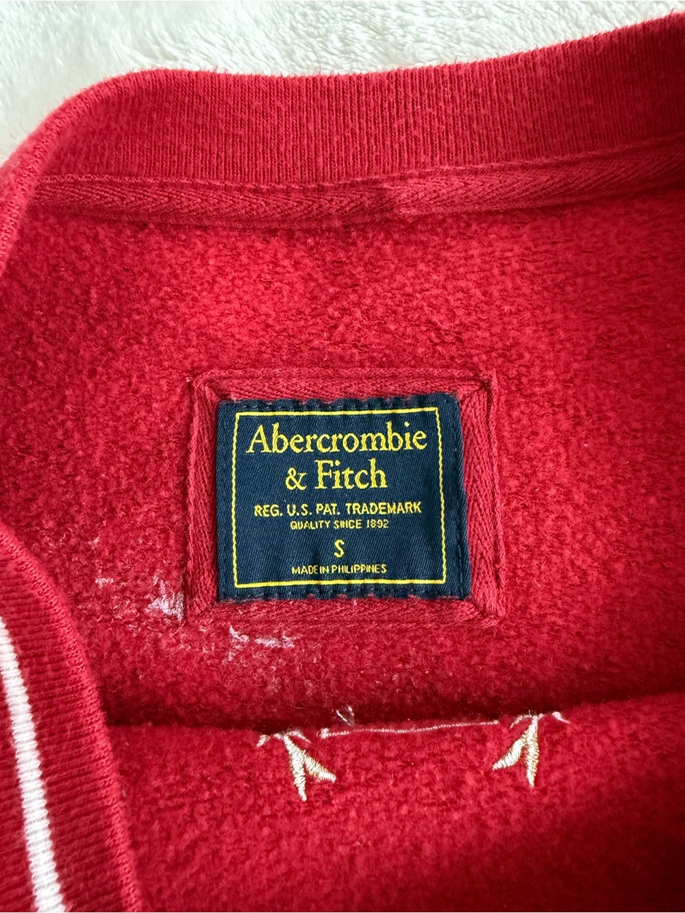 Abercrombie & Fitch Red Embroidered Logo Cropped Crewneck Sweatshirt S - Picture 7 of 8